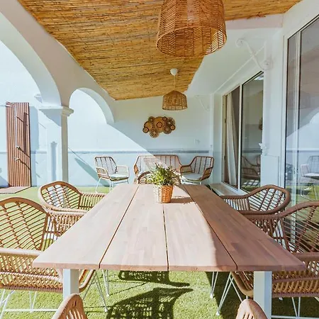 Con Gran Terraza Junto A La Playa Torremolinos