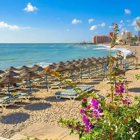 Con Gran Terraza Junto A La Playa * Torremolinos