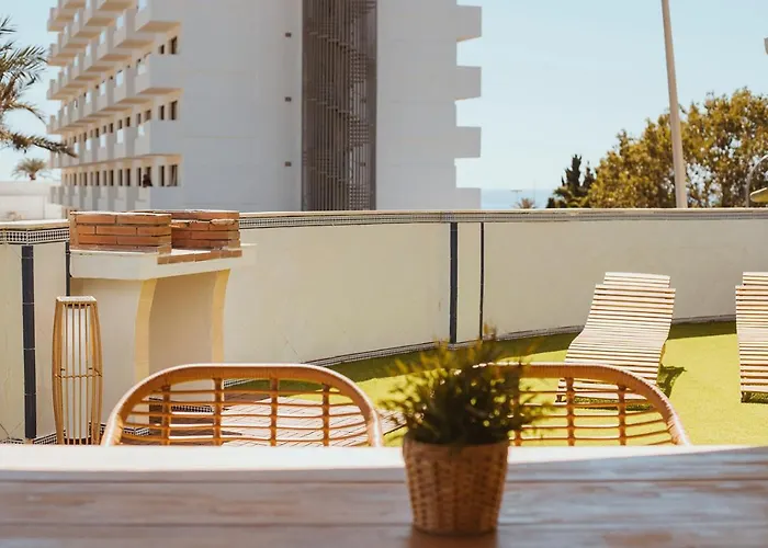 Con Gran Terraza Junto A La Playa Apartment